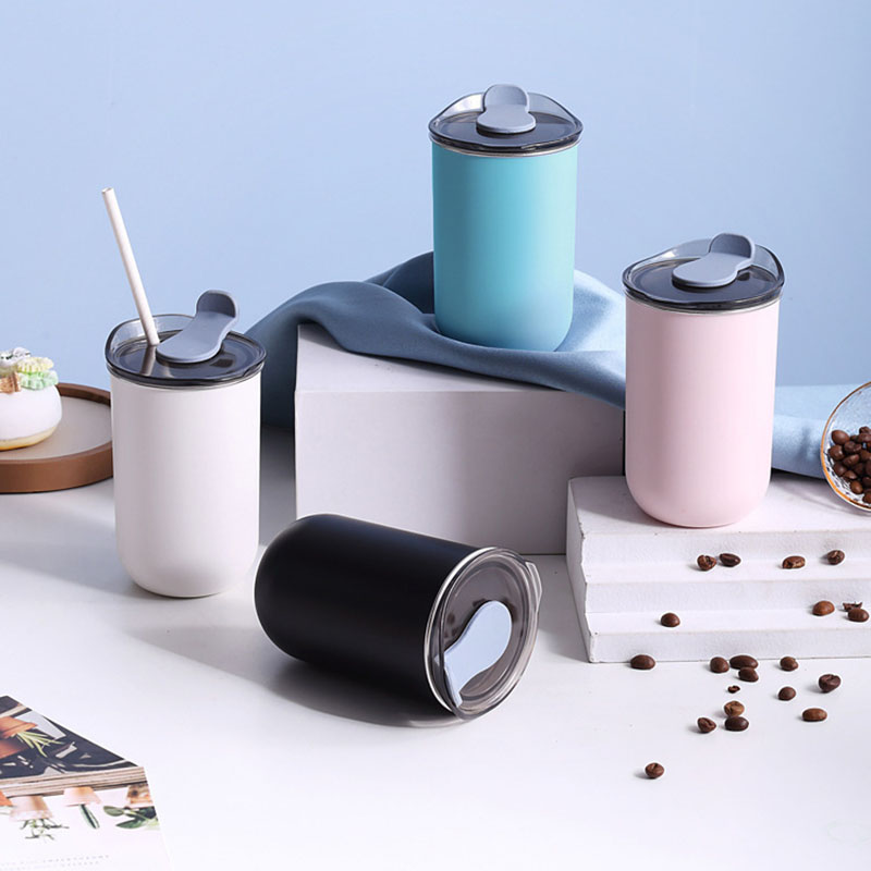 Juice Tea Coffee - Bottiglie d'acqua isolate con coperchio, bicchieri
