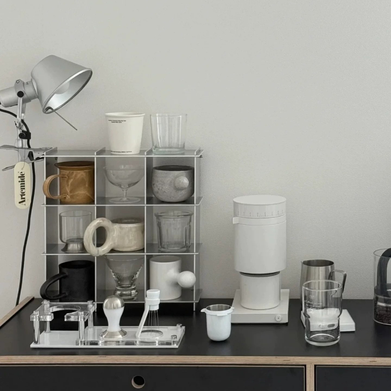 Scaffale Minimalista in Lega d - Coffee Tea Stand recensione e prezzo